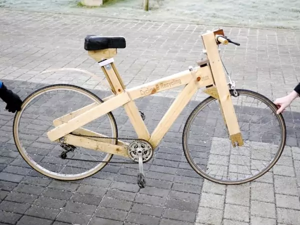 Una bicicleta hecha con palets de madera!
