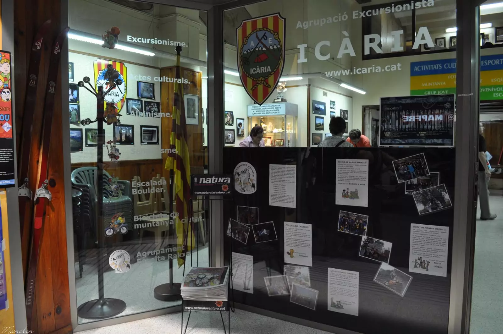 Explorando Barcelona: Naturaleza, Cultura, Slot y Bailes en Línea con la Agrupació Excursionista ICÀRIA