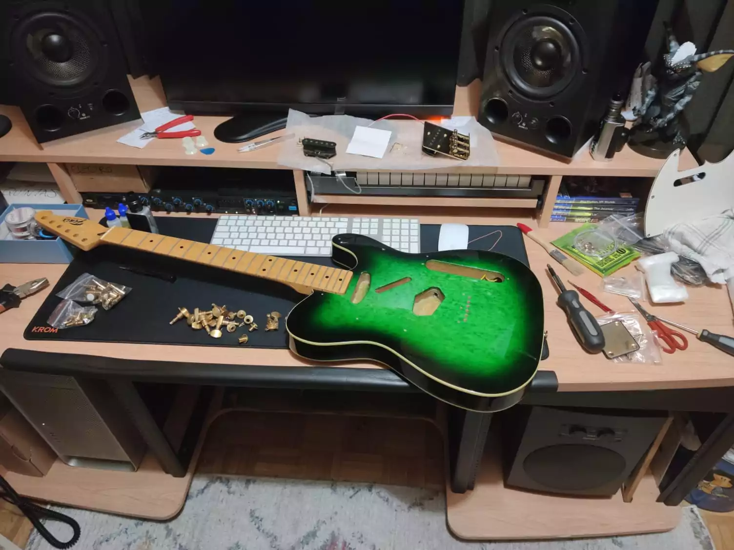 Clandestine Guitars: Personalización y Calidad en Componentes para Guitarras